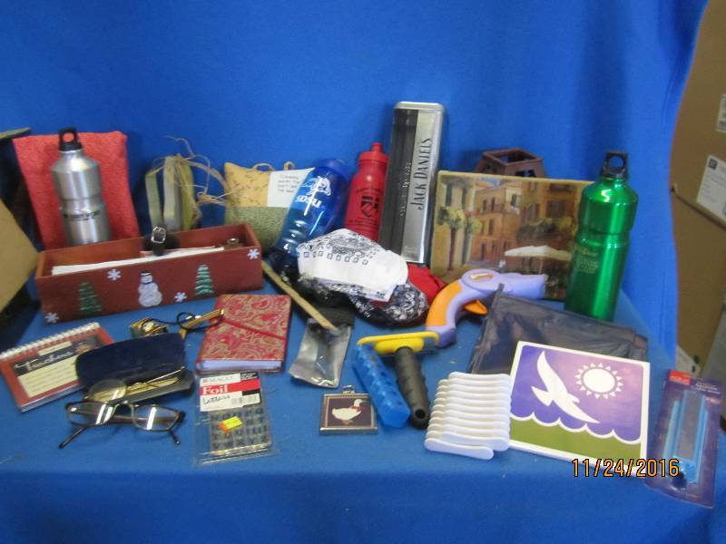 Lot of dcor and household items...
