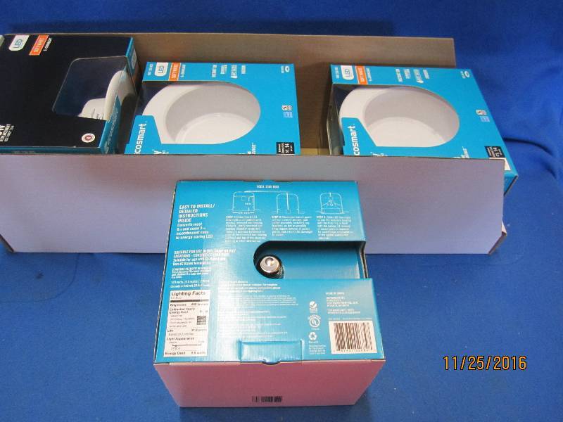 Lot of 4 new LED 65Watt equivalent,...