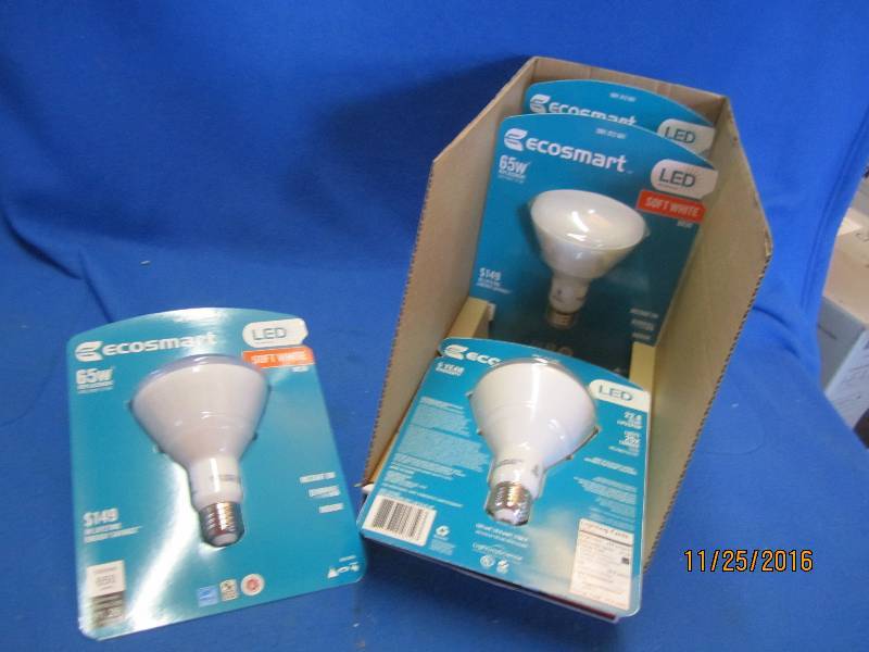4 New 65 Watt equivalent LED floodl...
