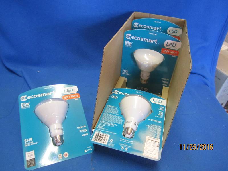 4 New 65 Watt equivalent LED floodl...