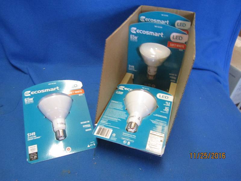4 New 65 Watt equivalent LED floodl...