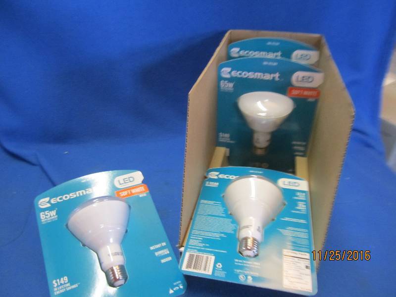 4 New 65 Watt equivalent LED floodl...