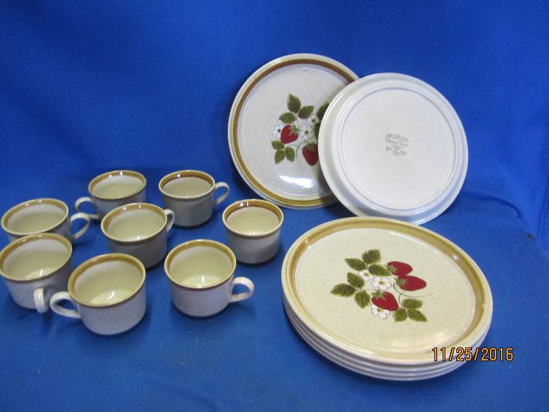 Mikasa stone manor plate set...