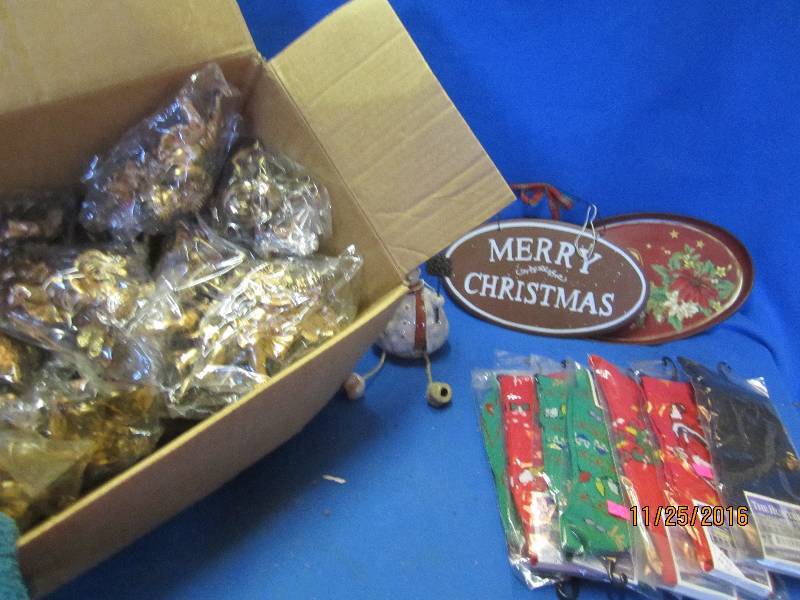 Lot of Christmas items...
