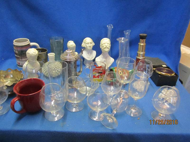 Lot of Avon and other containers, g...