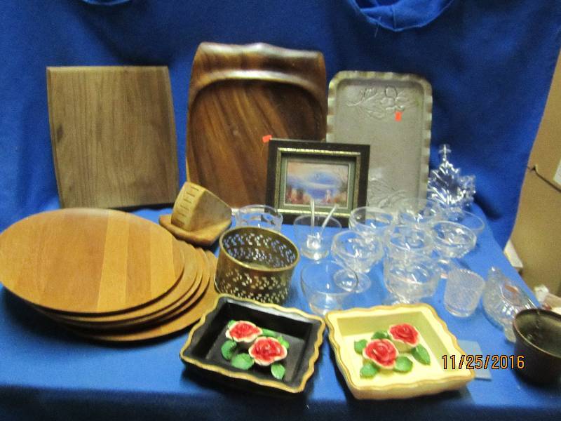 Lot of wood and glass serving piece...