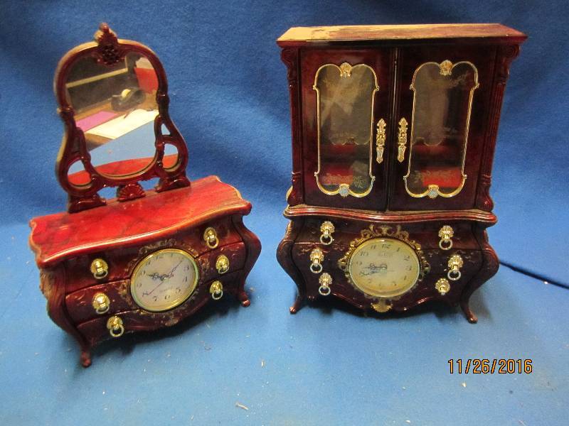 Jewelry box set...
