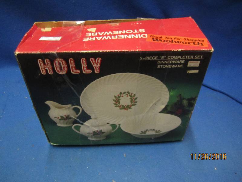 Vintage Christmas dinnerware set in...