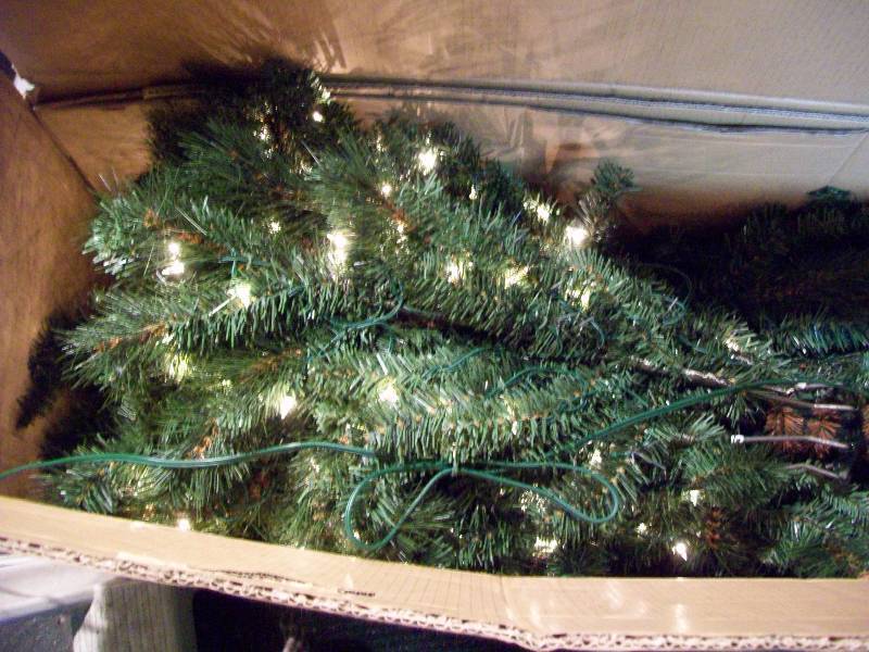 Holiday Time Indoor Pre Lit 7 5 Prescott Pine Quick Set Artificial Christmas Tree 800 Clear Lights Low Opening Bids Pristine Exquisite Vintage Christmas Collectibles Gifts So Much More K Bid