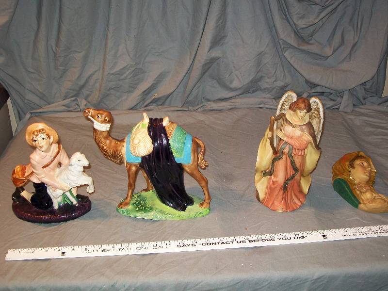 lot 55 image: 4 Decorations Shepherd boy Camel Angel, Wall Art Mary & Baby Jesus (See Shepherd in Lot 75)
