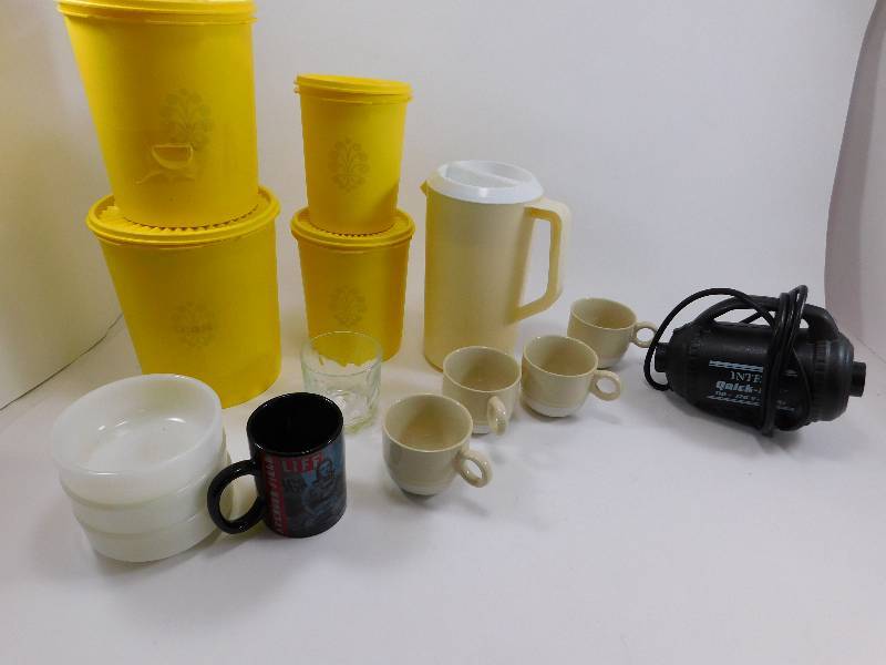 lot 28 image: Lot of Kitchen Essentials