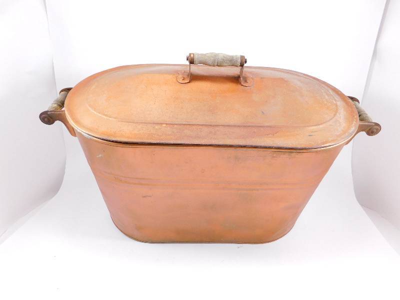 lot 41 image: Antique Copper WashBoiler Tub wLid & Wood Handles