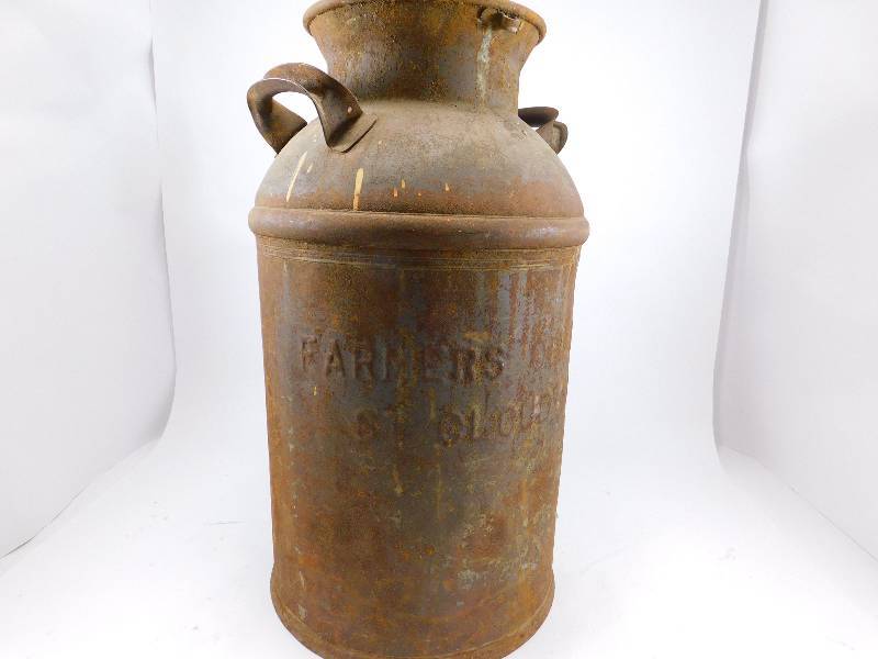 lot 50 image: Vintage Farmers Creamery Milk Can