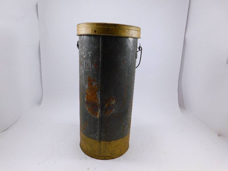 lot 55 image: Vintage Metal Cylindrical Can wLid & Handle