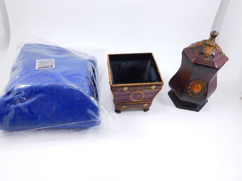 lot 14 image: Full Size Air Mattress and Leather Home Decor VaseUrn and Basket