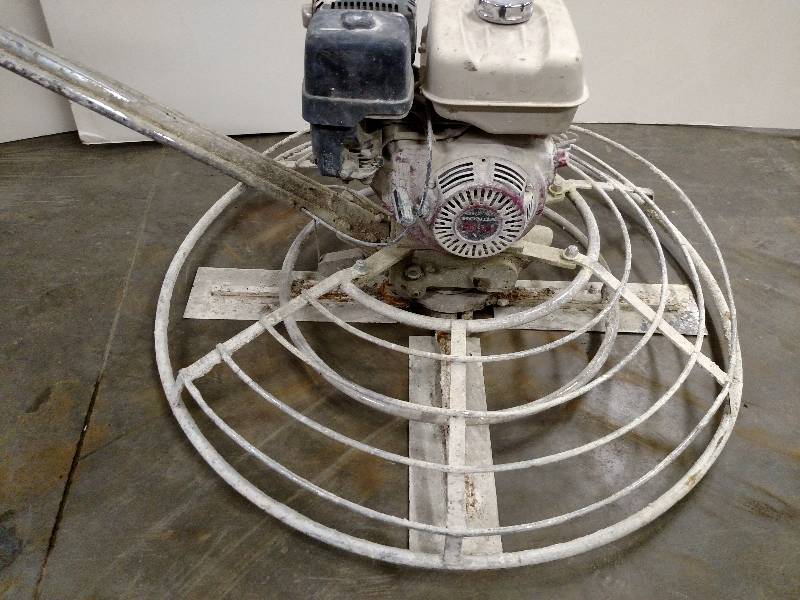 lot 4 image: Terex 4 Power Trowel, 9 hp Honda G...