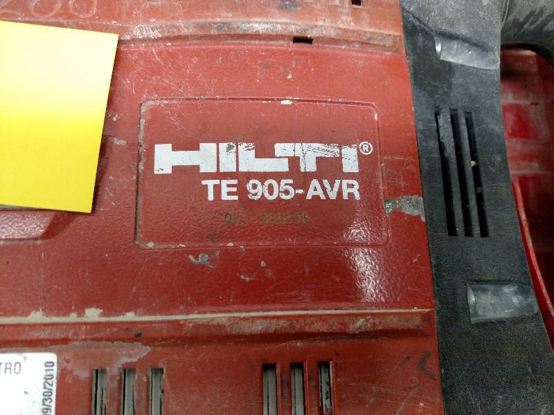 lot 29 image: Hilti TE905-AVR Demolition Hammer, ...