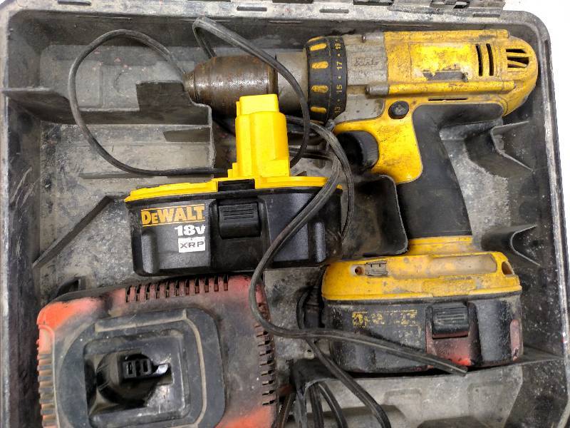 lot 45 image: Dewalt 18 Volt Cordless Drill, Work...