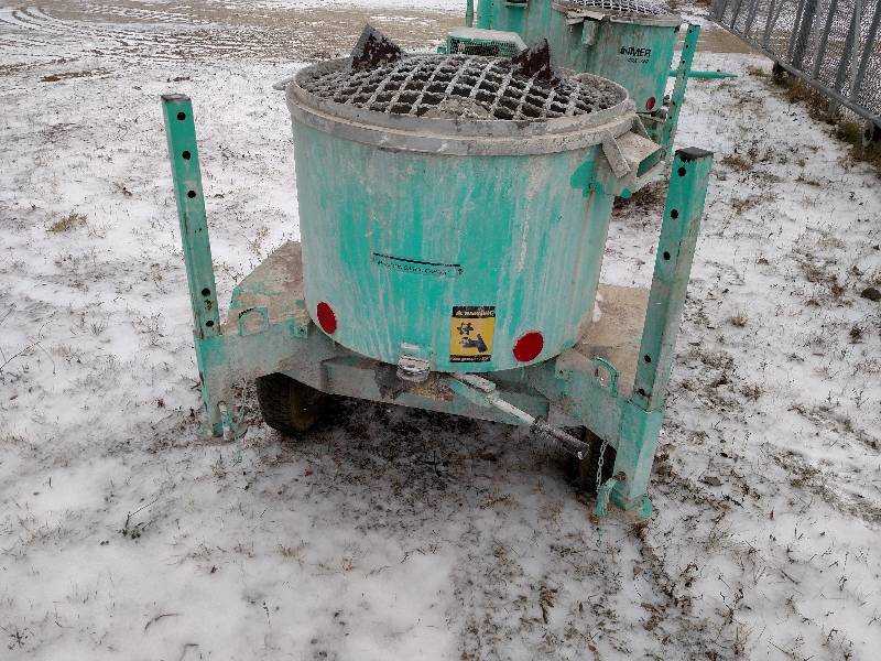 lot 19 image: Imer Mix 240 8 cu. Ft. Cement Mixer...