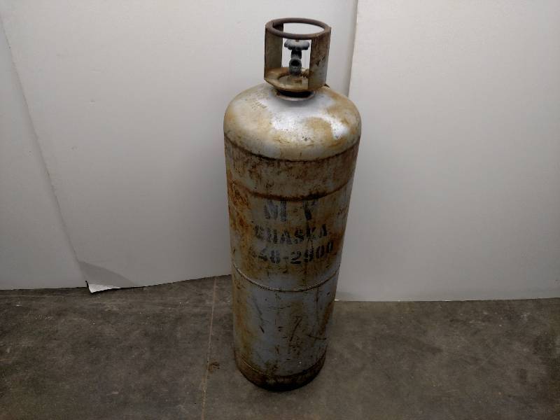 lot 66 image: 100 Gallon LP Gas Tank...
