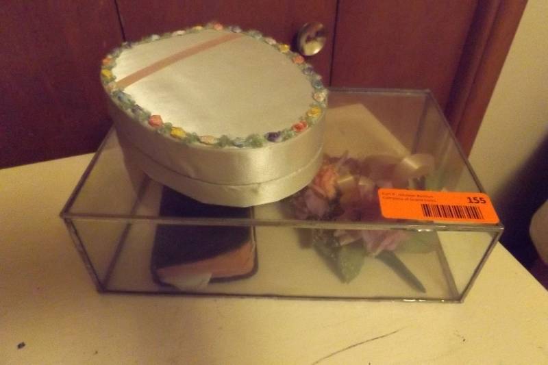 lot 155 image: Glass box with New Testament, corsage, Anita Eshay flowered box with vintage handkerchiefs