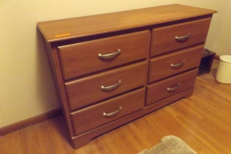 lot 162 image: Wood chest of drawers, 6 drawers