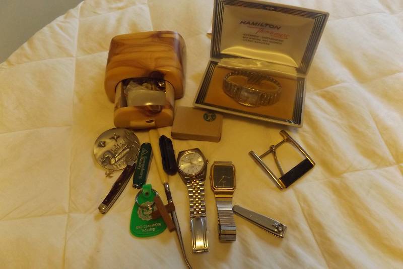 lot 188 image: Vintage mans Hamilton box in original container, more watches, pen knives, buttons, collar tips
