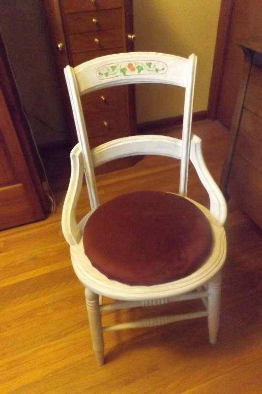 lot 203 image: White chair with round seat and cushion
