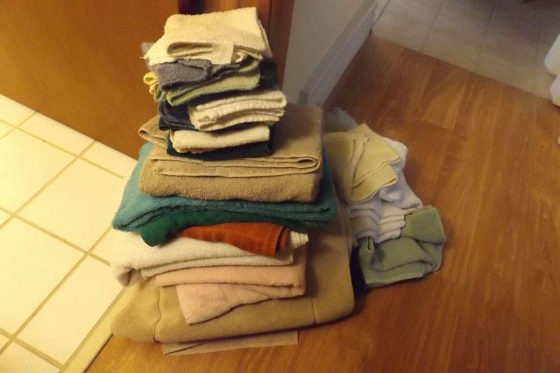 lot 205 image: Bath towels, hand towels, washcloths
