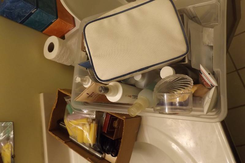 lot 208 image: Hair care, moisturizer, soap, more