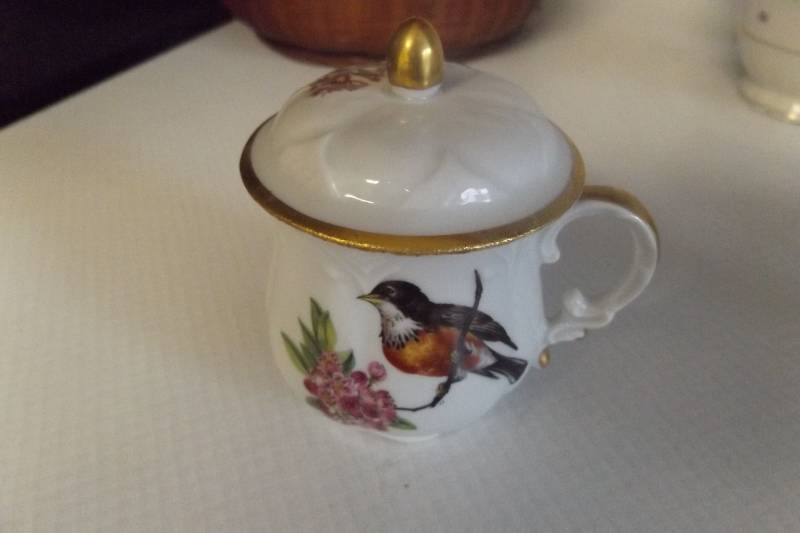 lot 216 image: Limoges trinket cup with cover, hand painted, bird and flowers