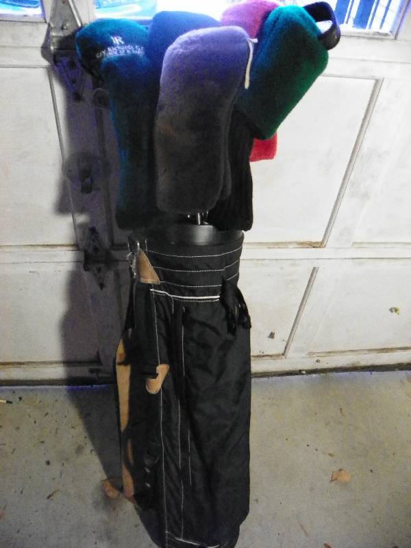 lot 79 image: Golf Clubs
