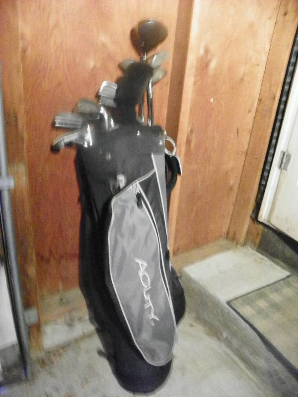 lot 82 image: Golf Clubs