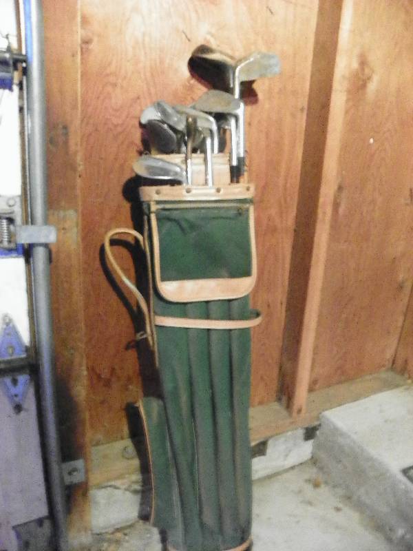 lot 84 image: Golf Clubs