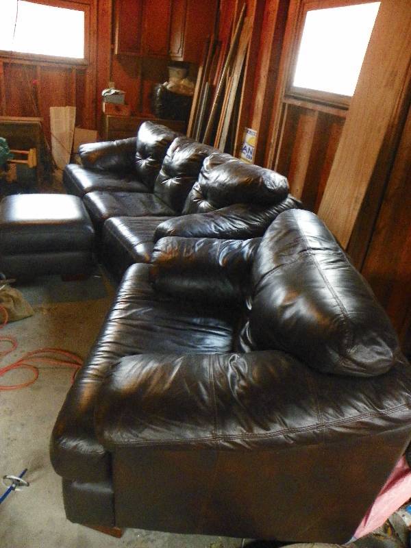lot 92 image: Furniture