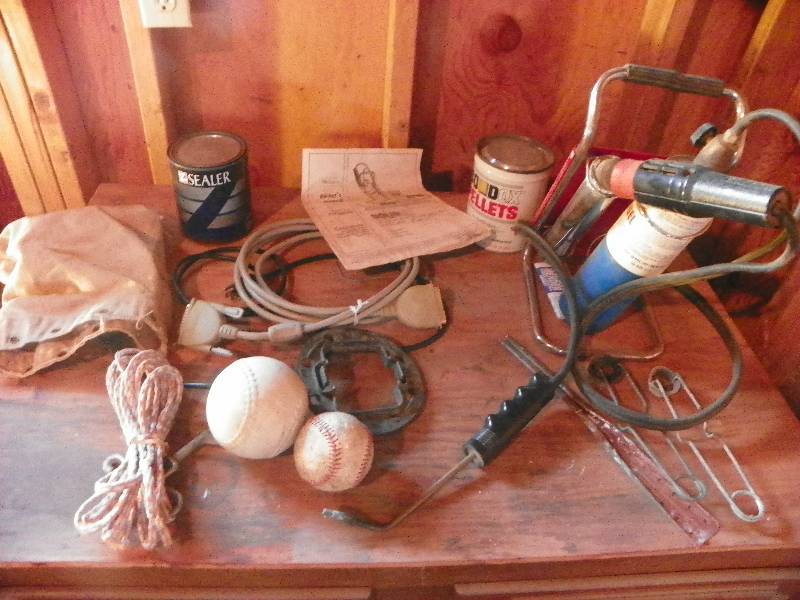 lot 97 image: Garage items