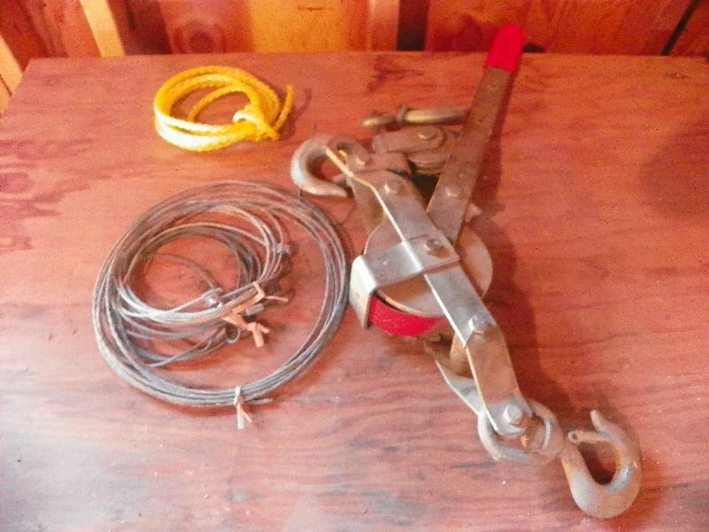 lot 99 image: Garage items