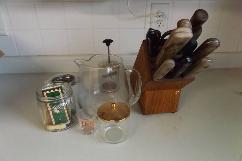 lot 223 image: Knives, chopper, Highlander shot glass, more