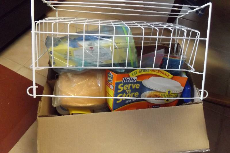lot 225 image: Kitchen cleaning including cleansers, sponges