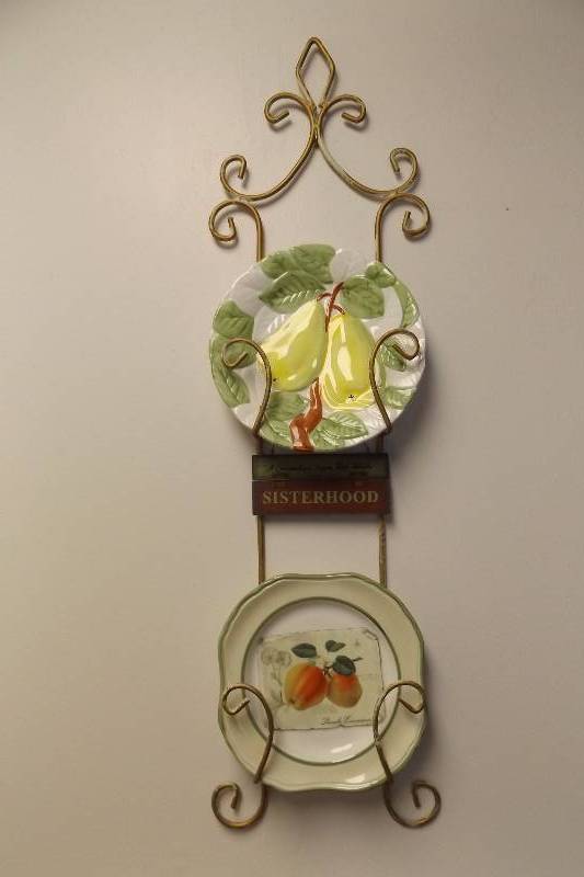 lot 235 image: Peaches and pears sisterhood plate holder
