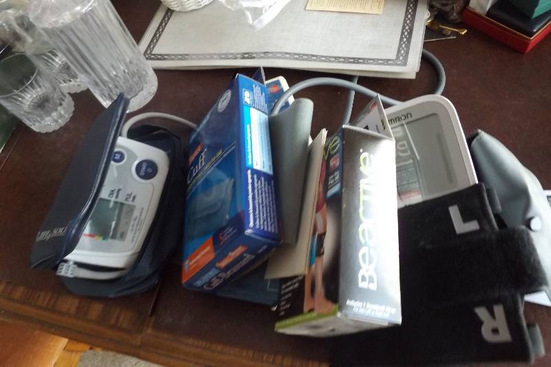 lot 274 image: Blood pressure monitors, different brands