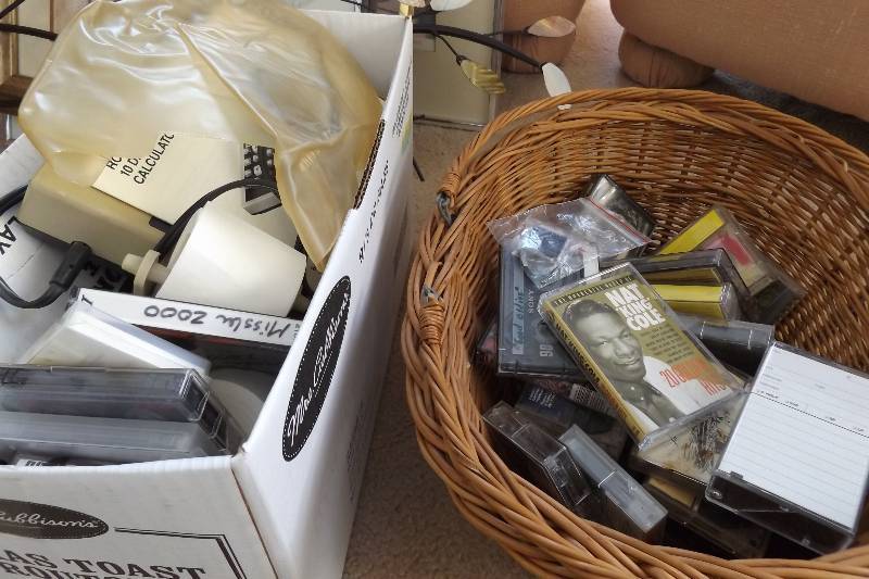 lot 443 image: Office items