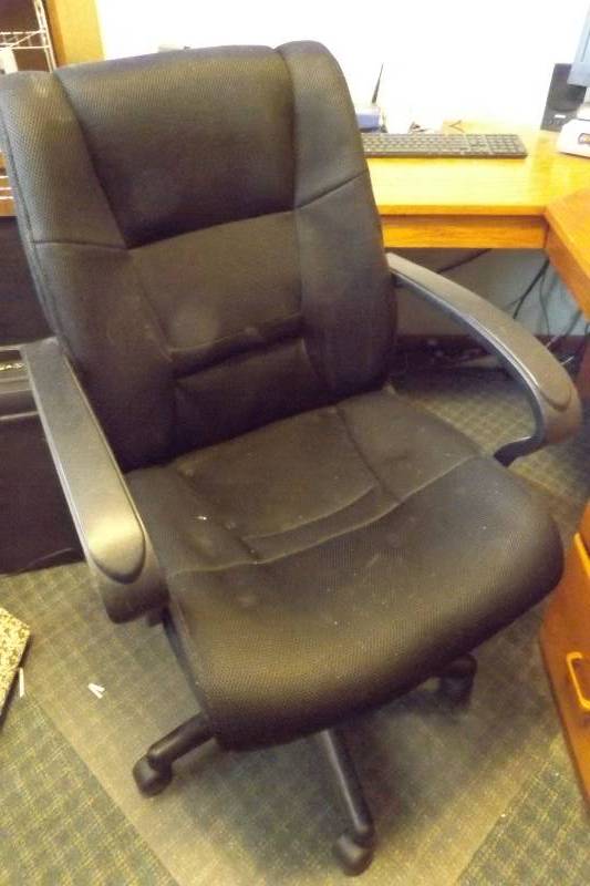 lot 468 image: Office chair, adjustable, fabric, black, rollers, plus plastic floor protector