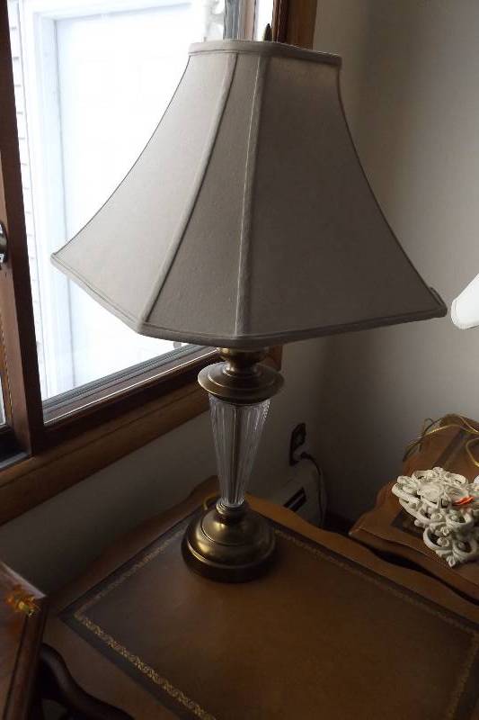lot 477 image: Glass and brass lamp with unique shape shade