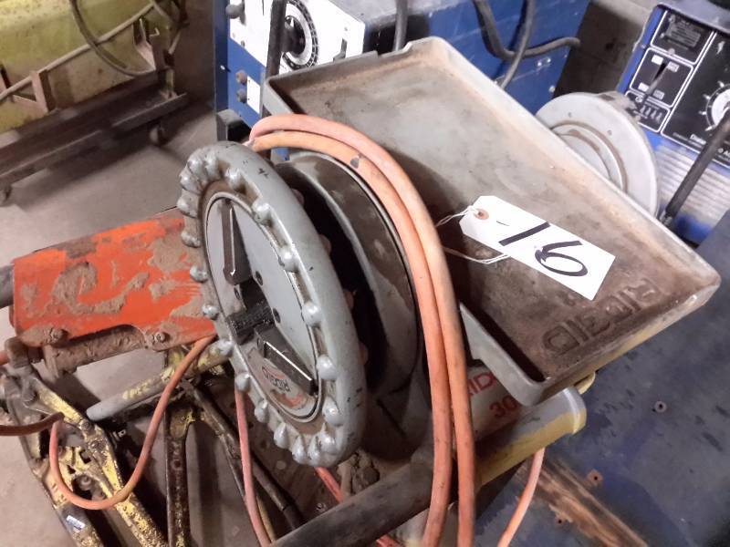 lot 16 image: Ridgid, 300 Series, Pipe Threading Machine