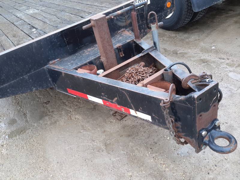 lot 2 image: 2001, Skid Steer trailer