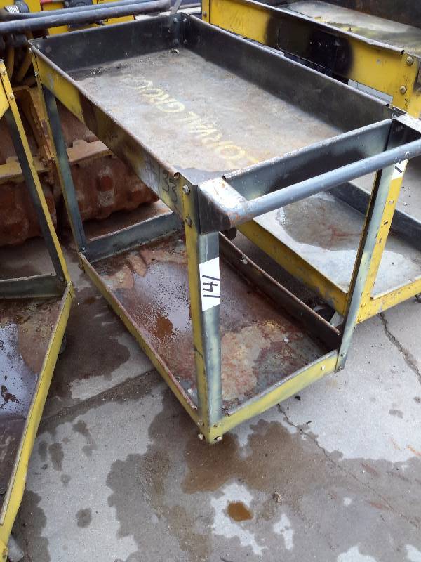 lot 141 image: Service Cart.. 30 in x 16in x 32in h
