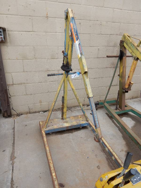 lot 20 image: Rumar, Engine Hoist