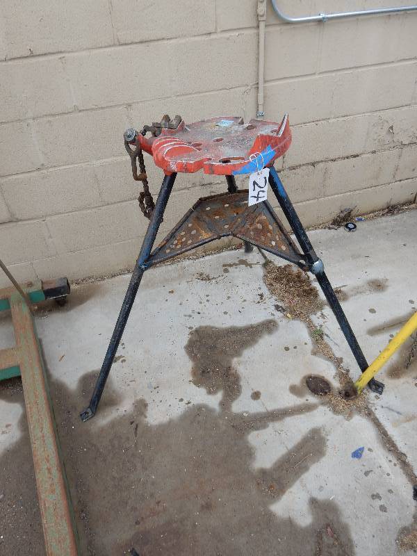 lot 24 image: No 460 Ridgid Tristand, 18 to 6