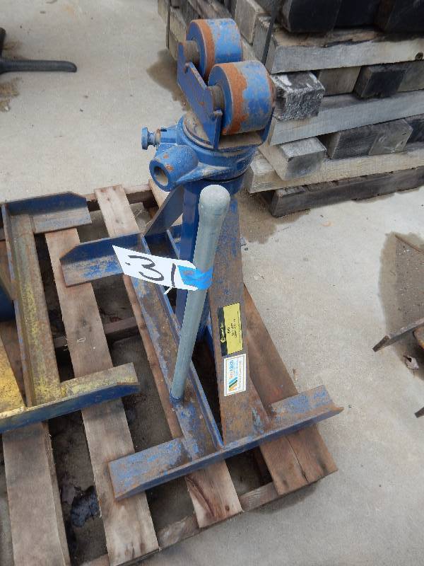 lot 31 image: Current Tools, 680 Reel Jack, 3750 lb capacity
